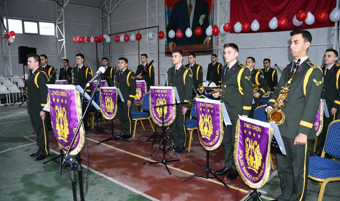 Malatya’dan gelen 2. Ordu Komutanlığı Bandosu, Şırnak’ın Beytüşşebap ilçesinde görev