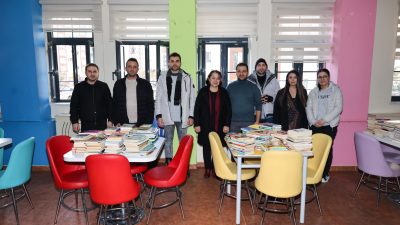 Uşak Üniversitesi İletişim Fakültesi Yeni Medya ve İletişim Bölümü öğrencileri,