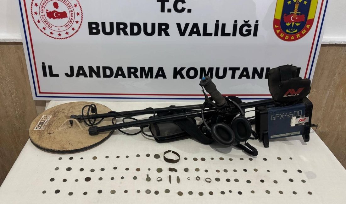 Burdur’da kaçak kazı yapan 1 şüpheli yakalanırken tarihi değer taşıdığı