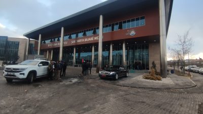 İçişleri Bakanlığı tarafından Van Büyükşehir Belediyesine kayyum olarak görevlendirilen Vali