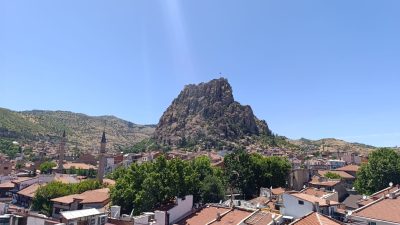 Afyonkarahisar yeni haftaya sıcak ve parçalı bulutlu bir hava ile