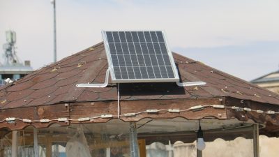 Sivas’ta mısırcılar, tezgâhlarını güneş enerjisi sistemiyle aydınlatıyor. Günün büyük bölümünü