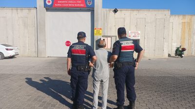 Ağrı’nın Patnos ilçesinde Gençlik Merkezi tarafından düzenlenen sinema etkinliği, çocuklar