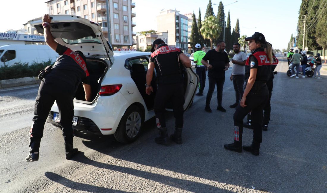 İzmir'de polis ekipleri tarafından bir haftada kent genelinde gerçekleştirilen operasyonlarda,