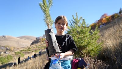 Bayburt’ta ‘Benim Okulum, Geleceğe Çare Yeşil Vatan’ projesi kapsamında düzenlenen