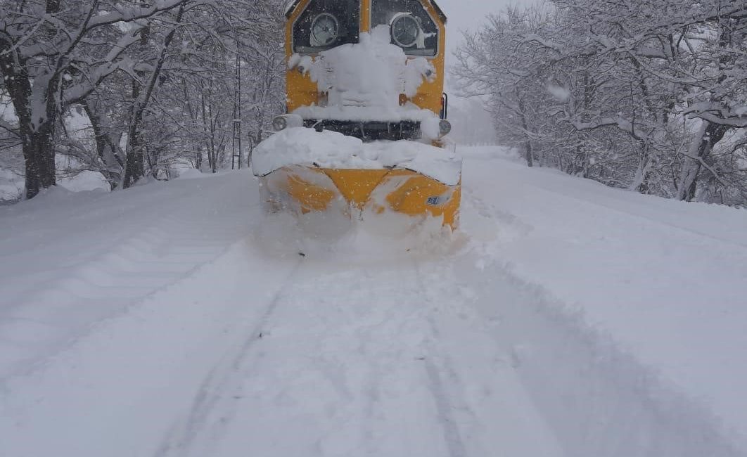 Türkiye Cumhuriyeti Devlet Demiryolları (TCDD) ekipleri, ülke genelindeki kar yağışlarının