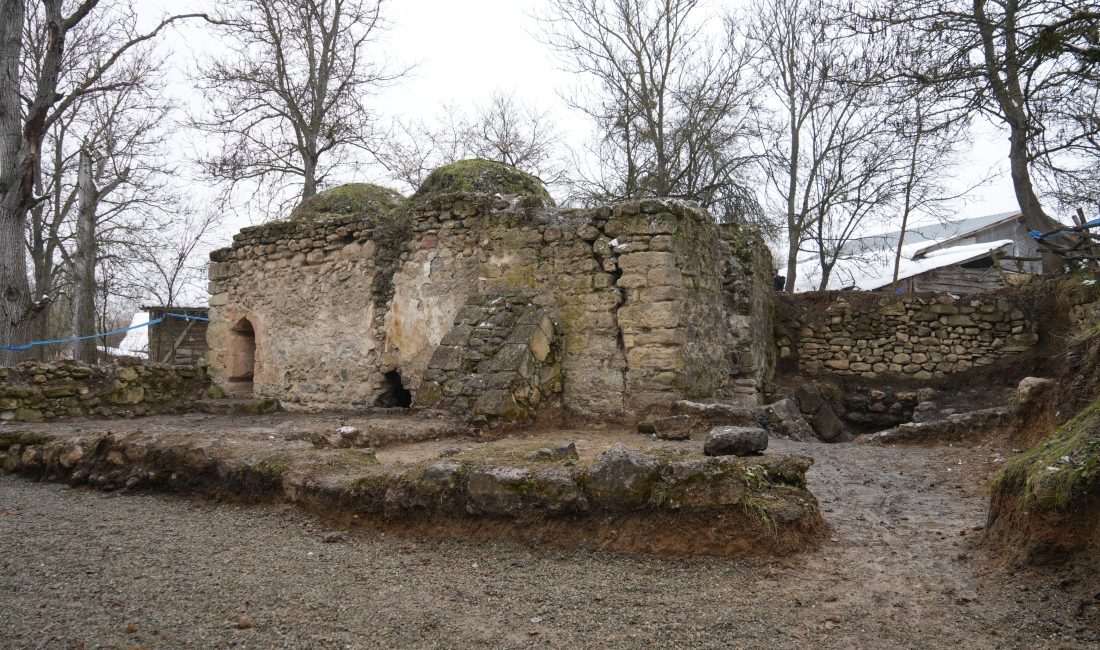 UNESCO Dünya Miras Listesi'ndeki Mahmut Bey Camii'nin bulunduğu köyde hamam