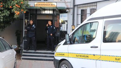 Evi teslim etmeyen müteahhidin oğlunu öldürüp yaşamına son verdiEvi teslim