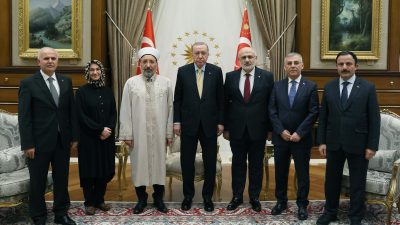 Cumhurbaşkanı Recep Tayyip Erdoğan, Diyanet İşleri Başkanı Safi Arpaguş ve