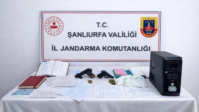 Şanlıurfa'da düzenlenen tefecilik operasyonunda çok sayıda ruhsatsız tabanca ele geçirilirken,
