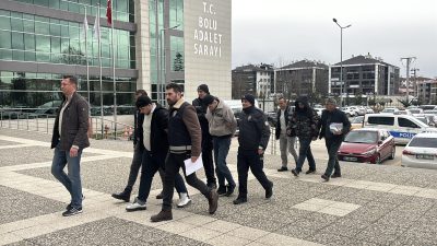 Bolu'da kendilerini polis ve savcı olarak tanıtarak yaşlı çiftin 2