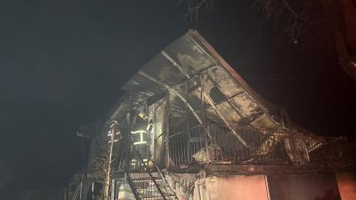 Prefabrik evde çıkan yangında karı-koca hayatını kaybetti