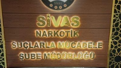 Sivas’ta düzenlenen narkotik operasyonunda 5 bin 271 sentetik hap, kokain