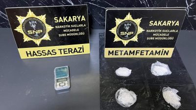 İstanbul'dan Sakarya'nın Hendek ilçesine uyuşturucu madde getireceği tespit edilen şahıslara
