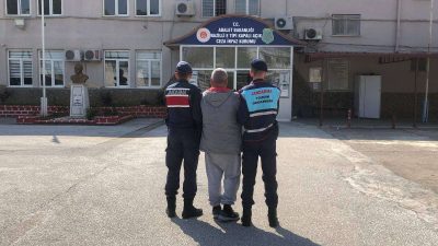 Aydın genelinde jandarma ekiplerince yürütülen çalışmalar kapsamında farklı suçlardan aranan
