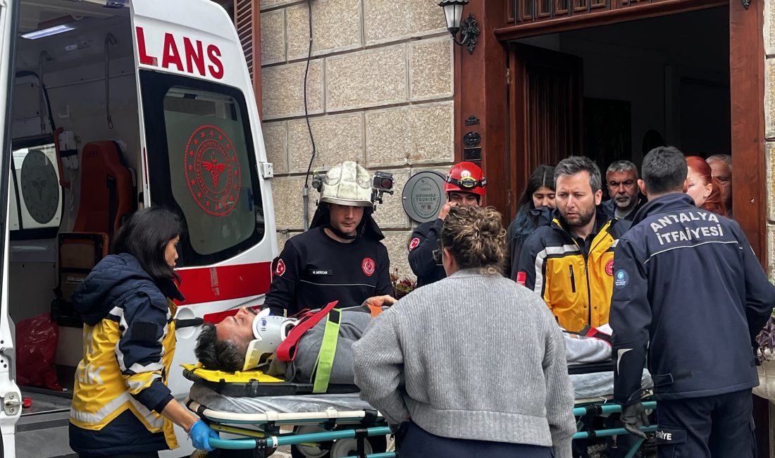 Antalya'da babasına ait otelin personel mutfağından depoya inmek isteyen genç,