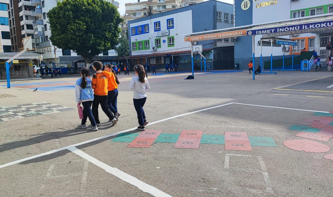 Şanlıurfa'nın Siverek ilçesinde bir lisede dün meydana gelen saldırının ardından