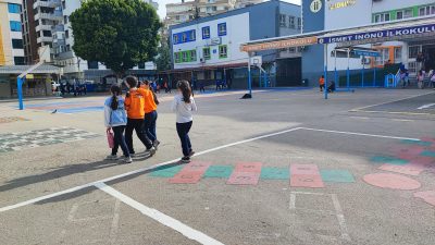 Şanlıurfa'nın Siverek ilçesinde bir lisede dün meydana gelen saldırının ardından