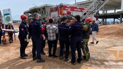 Kocaeli'nin İzmit ilçesinde bir inşaatta beton perdah makinesinin çarpması sonucu