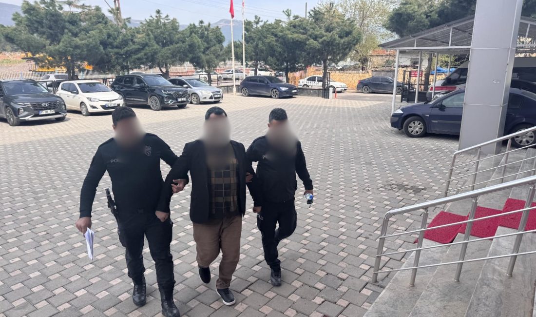 Gaziantep'in İslahiye ilçesinde, okullara yönelik saldırılara ilişkin paylaşımının ardından adliye