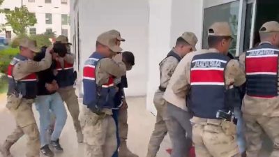 Hatay’ın Kırıkhan ilçesinde jandarma ekiplerinin teknoloji hırsızlara yönelik yaptığı operasyonda