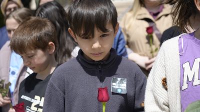 Gümüşhane'de Kahramanmaraş ve Siverek'te okullarda meydana gelen saldırılarda hayatını kaybeden
