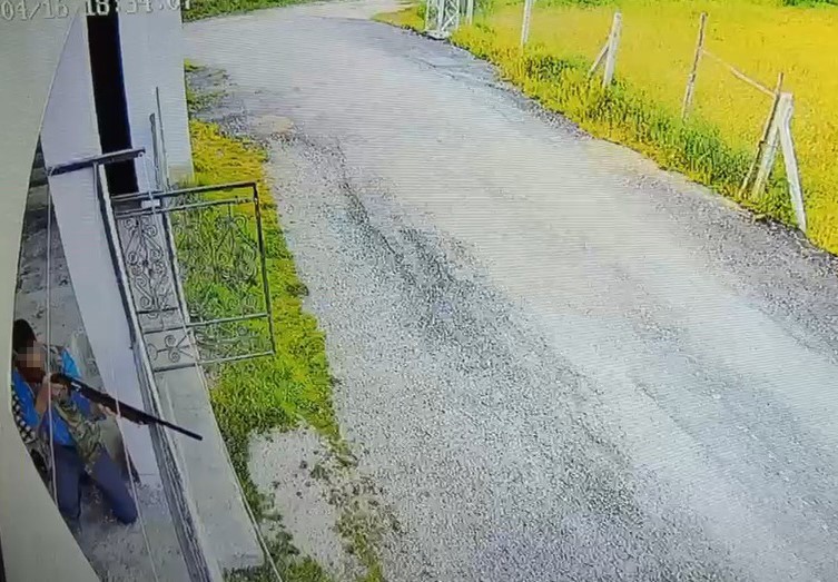 Malatya’da komşusuna av tüfeğiyle ateş açan şahıs tutuklandı. Olay, Yeşilyurt