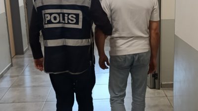 Antalya'da kendisini başkomiser ve cumhuriyet savcısı olarak tanıtarak bir vatandaşı