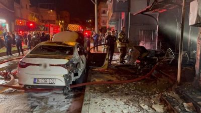 Bursa'da faaliyet gösteren bir mobilya dükkanının deposu, henüz bilinmeyen bir